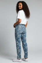 ATHLETIC FIT JEAN